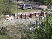 Жители Нижнего Тагила снова жалуются на невывоз мусора в майские праздники (фото)
