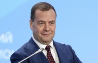 «Надо еще подумать»: Медведев отказался освобождать малоимущих от НДФЛ. Тем временем в ФНБ скопились триллионы рублей
