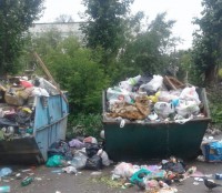 Жители Нижнего Тагила продолжают жаловаться на невывоз мусора и свалки в лесах и на кладбищах (фото)